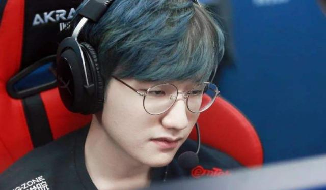 里构成强硬 里构成强硬