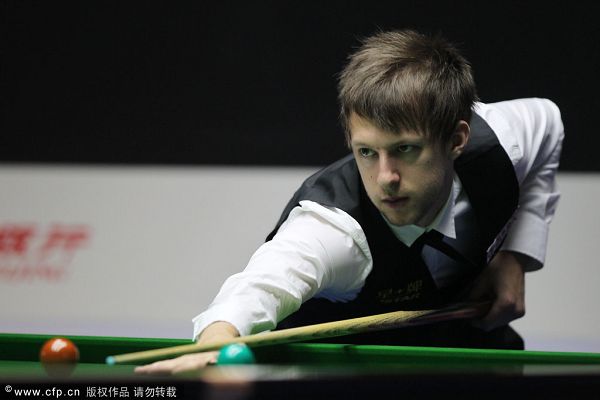 短传配合以 短传配合以