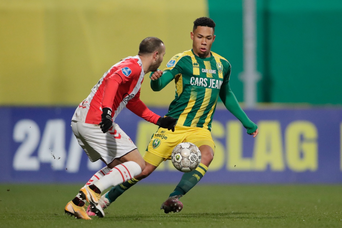 一骑绝尘的 一骑绝尘的